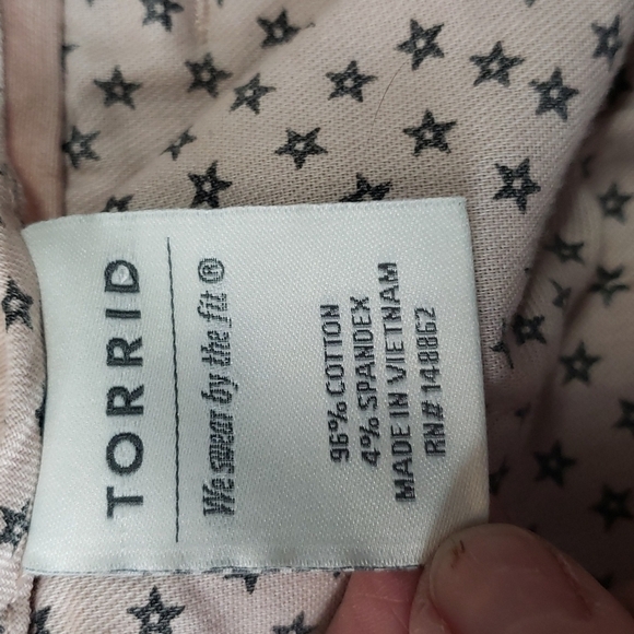 Torrid Military Shorts Pink - Picture 6 of 7